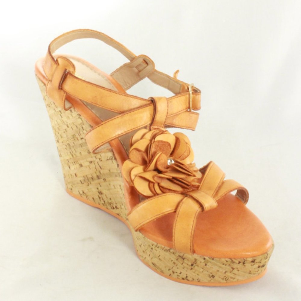 BRUNO MENEGATTI Platform Strappy Wedges Like New - Picture 1 of 8